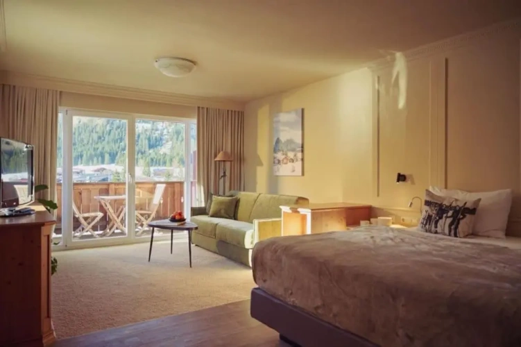 Suite with lake view