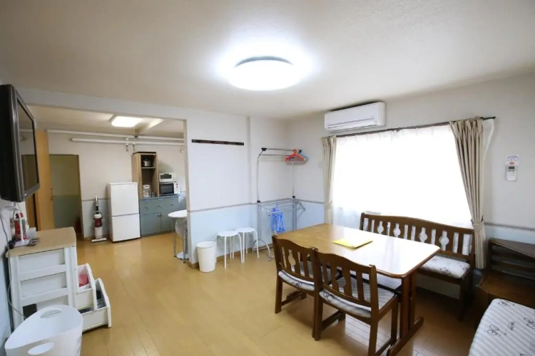 2 Bedrooms Apartment