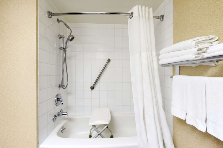 Ramada By Wyndham Trenton photo 8