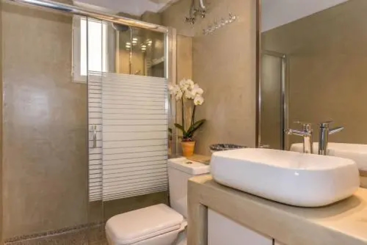 Modern downtown apartment