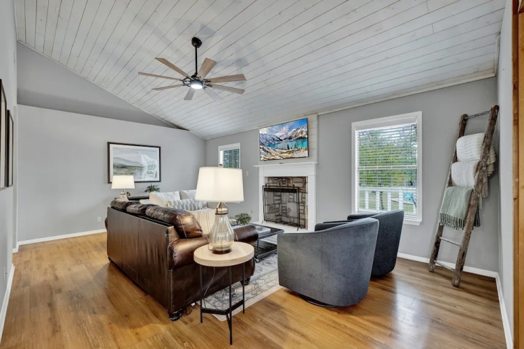 Gorgeous Home on Wine Trail With Fire Pit!