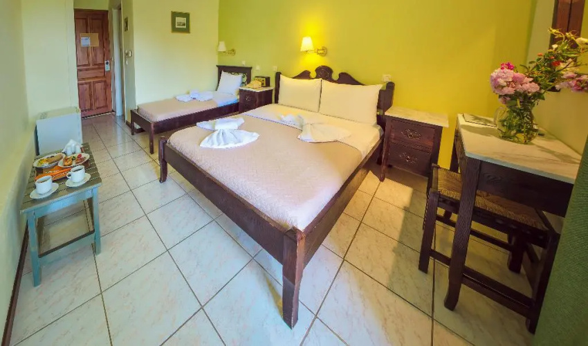 Daphne Hotel