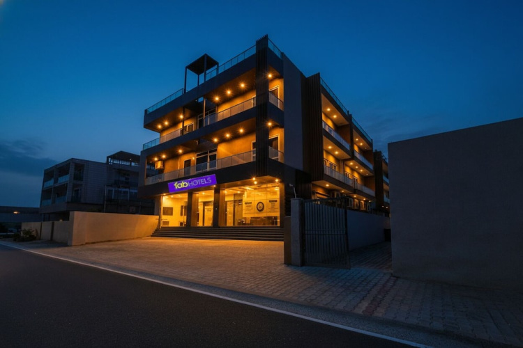 Fabhotel Rosens - Noida