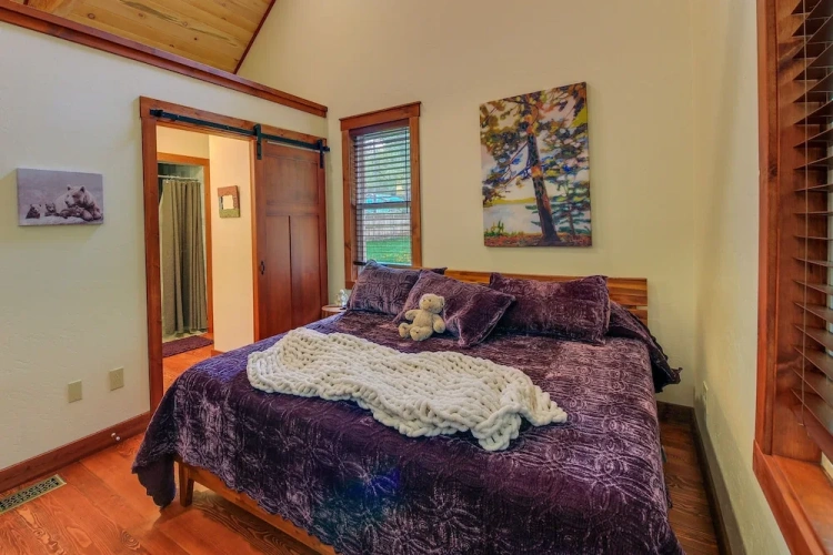 4 Bedrooms Cottage