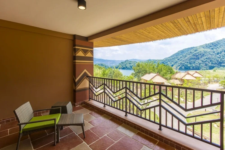 Deluxe Twin room with lake view