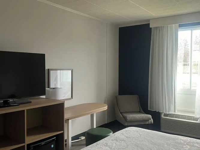Spark by Hilton Lockport