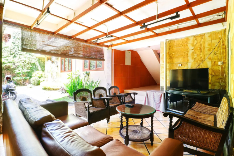 Armyn Guesthouse