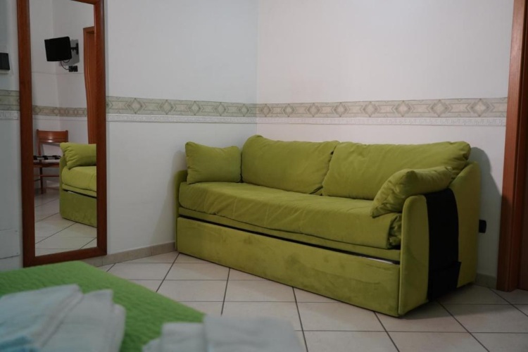 Economy Triple room with view