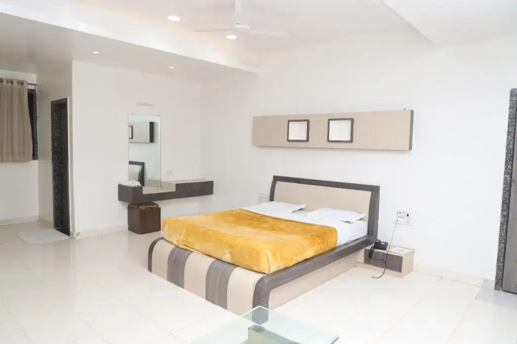 Embassy Hotel