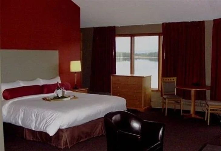 Nakoda Lakeside Lodge
