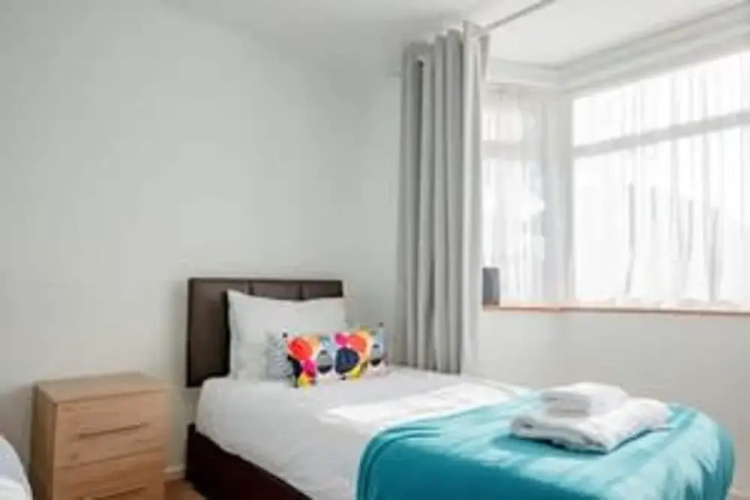 Host Stay Lechlade
