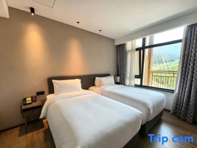 3 Bedrooms Deluxe Suite