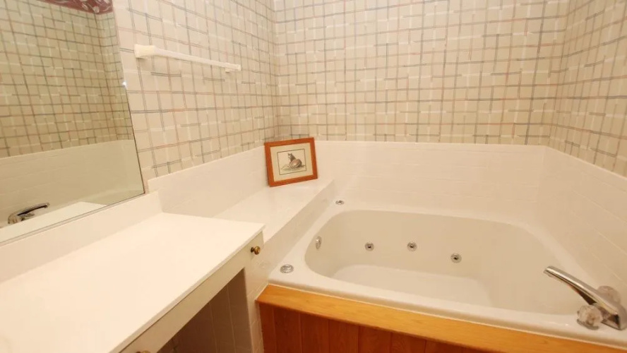 LandShark - 4 Br Home