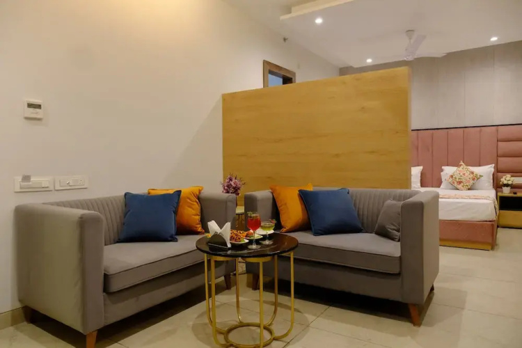 ACR Luxury Hotel