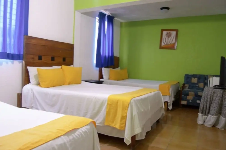 Standard Triple room