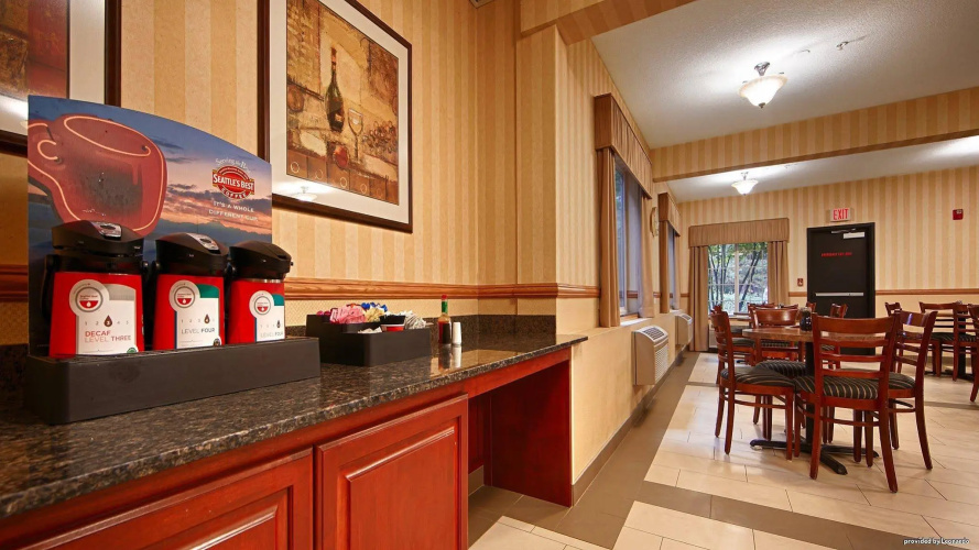 Best Western Plus Vancouver Mall Dr. Hotel & Suites photo 29
