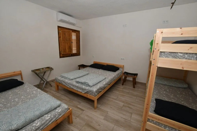 Zenia Hostel