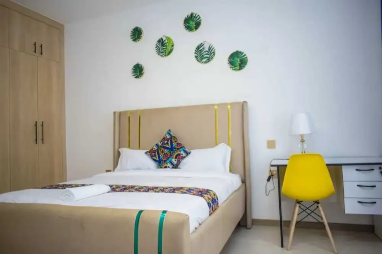Lux Suites Royal Oaks Residency