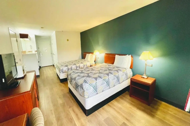 Studio 6 Suites Portland OR- I-5 OHSU