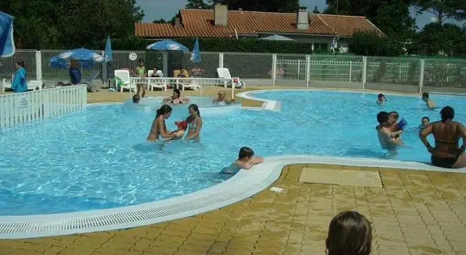 Camping Les Pins Carcans en Gironde