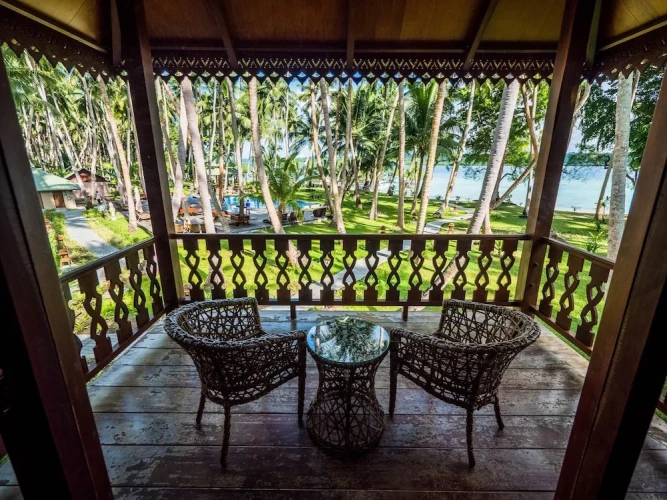 Bungalow with balcony