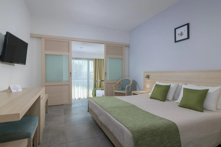 Hotel Niriides Beach
