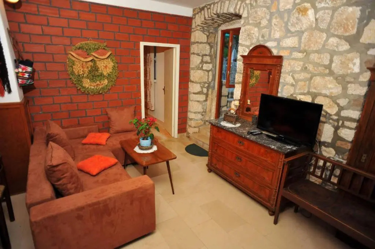 Apartments Piv - 10 m from beach