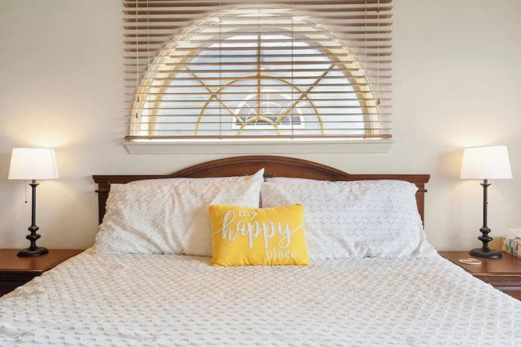 T Time Getaway - Overlooking Golf Views!