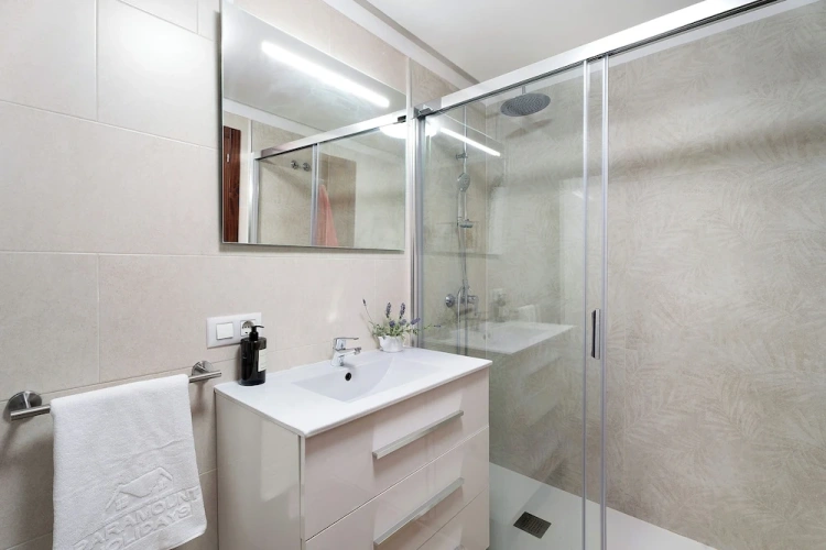 2 Bedrooms Apartment with balcony and with city view