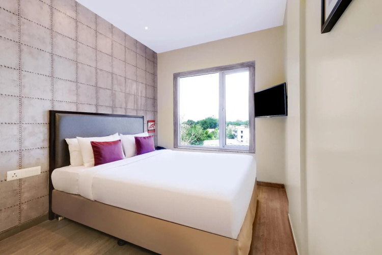 7 Apple Hotel