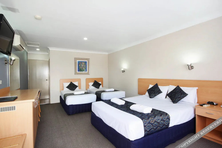 Edward Parry Motel
