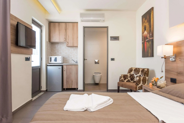 Dionisos Hotel