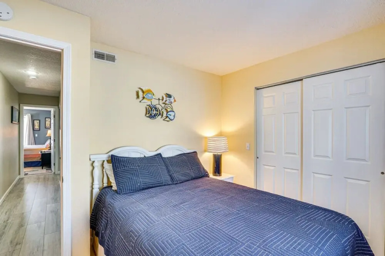 Large Balcony w/ View: Lakefront Osage Beach Condo