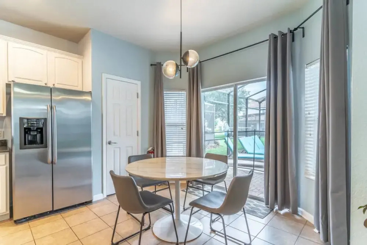 7812 Windsor Hills