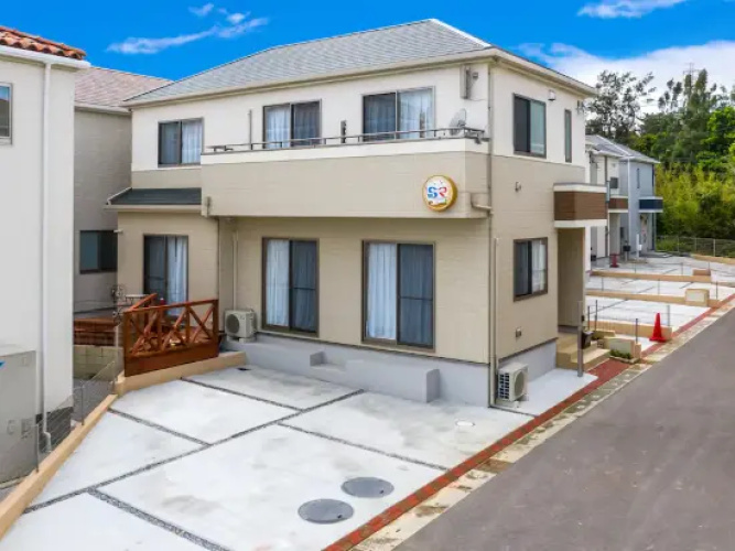 Sr House Yaka
