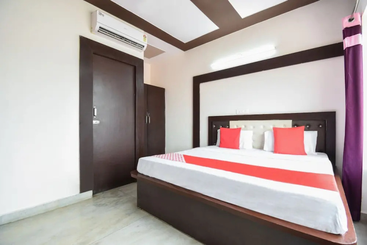 Oyo 48899 Hotel V Seven