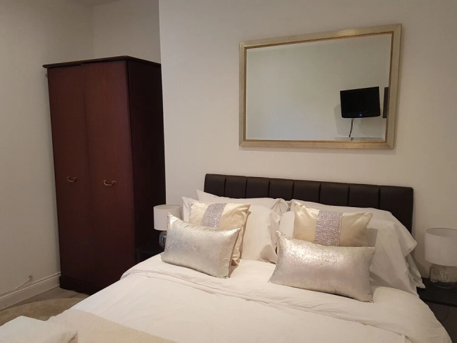 Adelphi Suites
