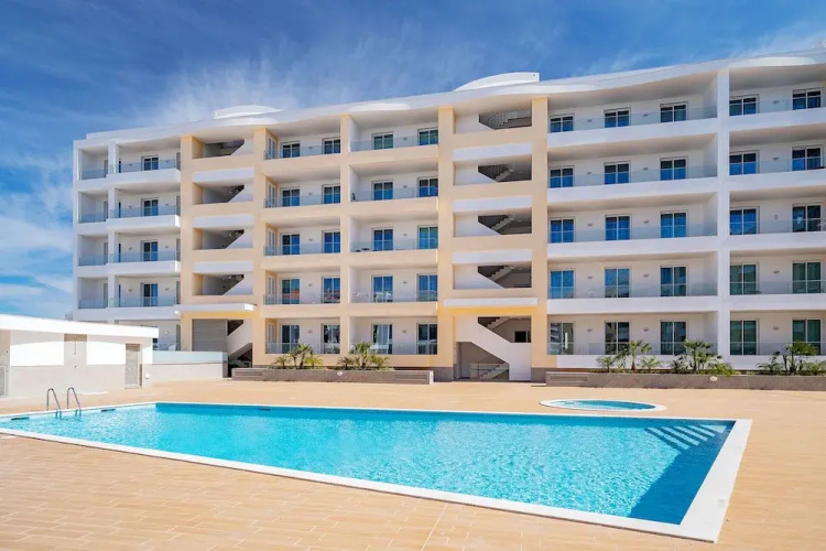 Lagos Marina View 2 With Pool by Homing