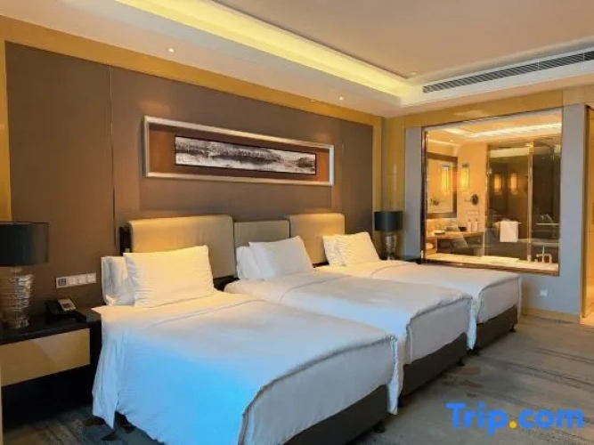 Deluxe Triple Family room with city view