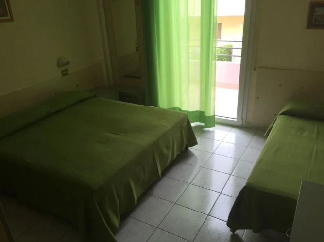 Standard Triple room with balcony