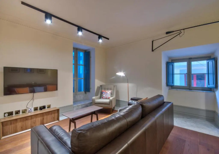 10 Strait Street Apartments