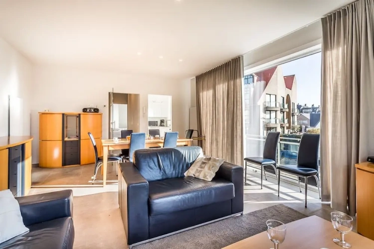 2 Bedrooms Apartment