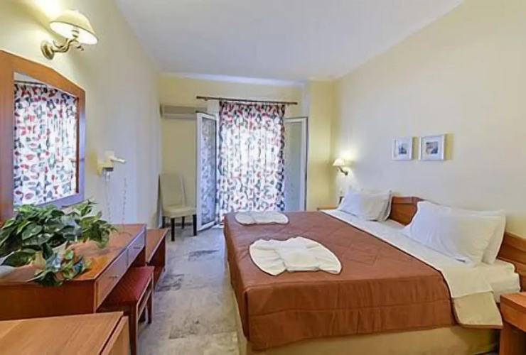 Venus Hotel & Suites