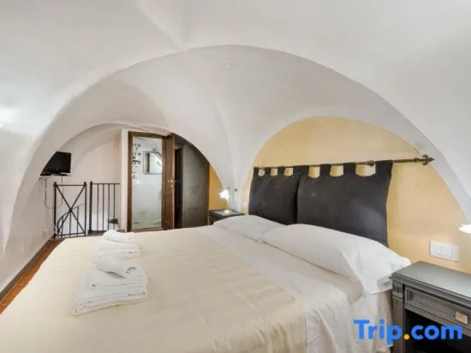 3 Bedrooms Apartment