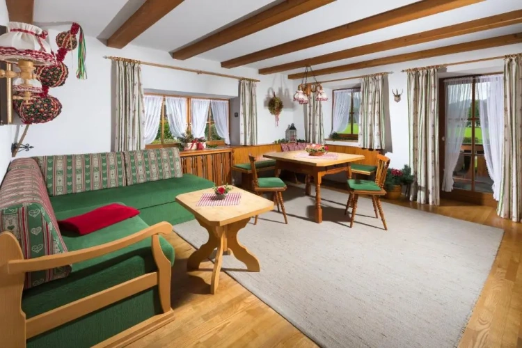 2 Bedrooms Apartment