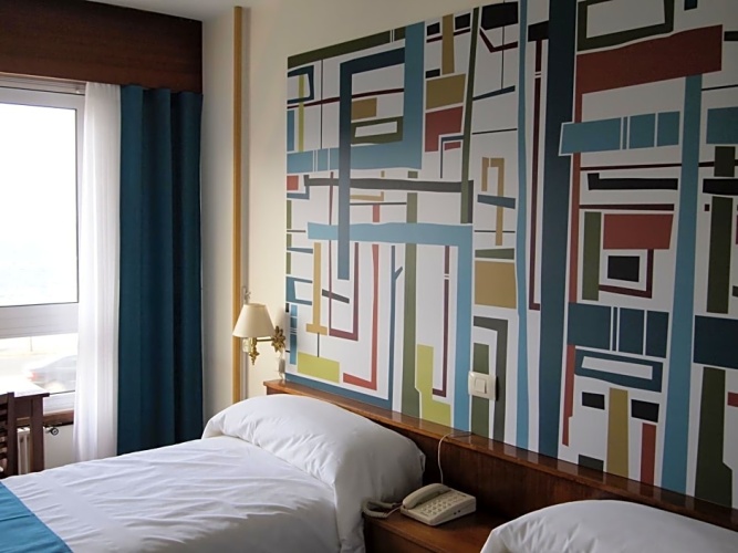 Standard Twin room with sea view