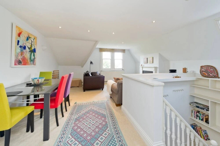 Spacious & Bright 2-bed Flat By Wandsworth Common