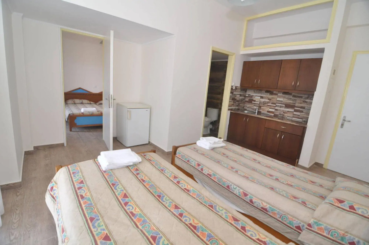 Hollywood Suites