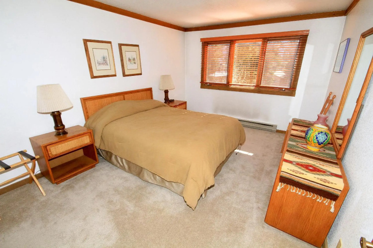 Mountainback #72, Corner Unit