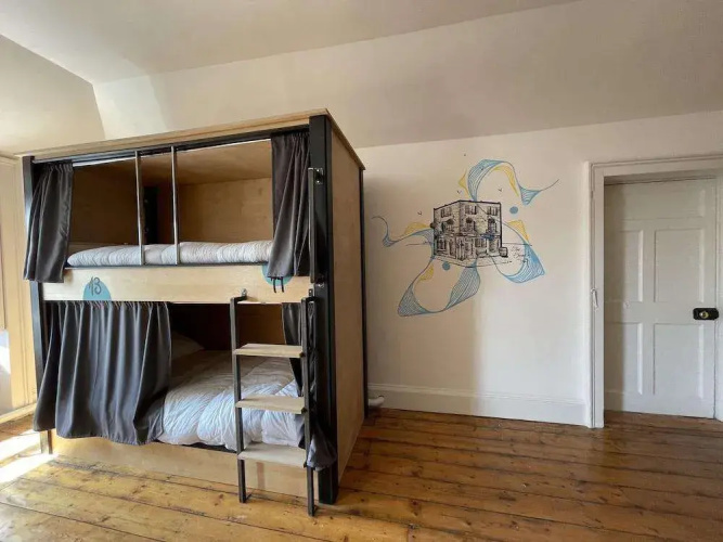 Leevin Hostel George
